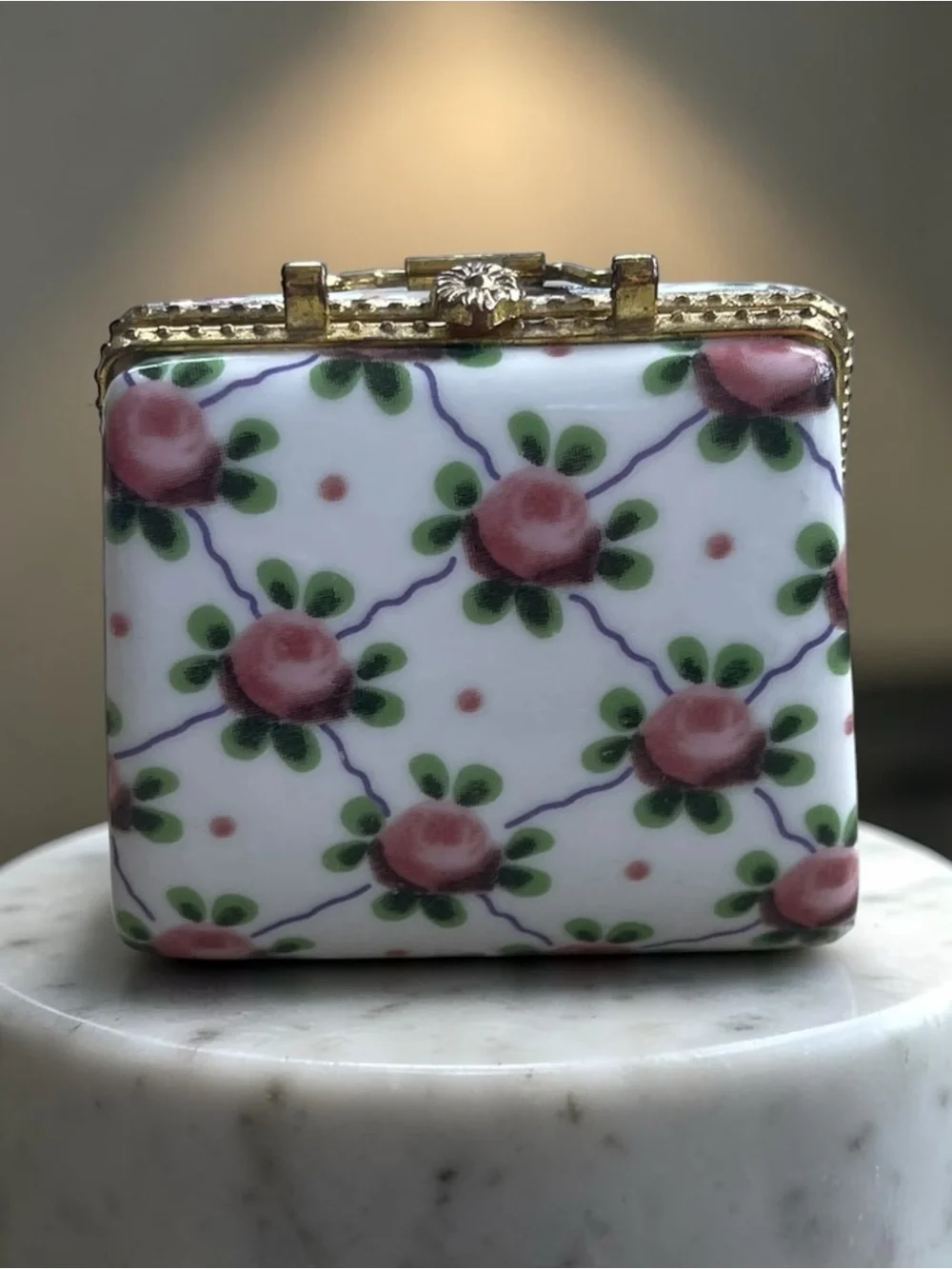 N/A charming vintage